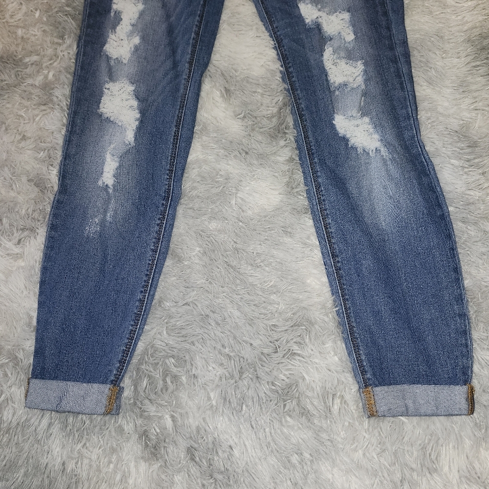 Distressed jeans - Picture 2 of 4